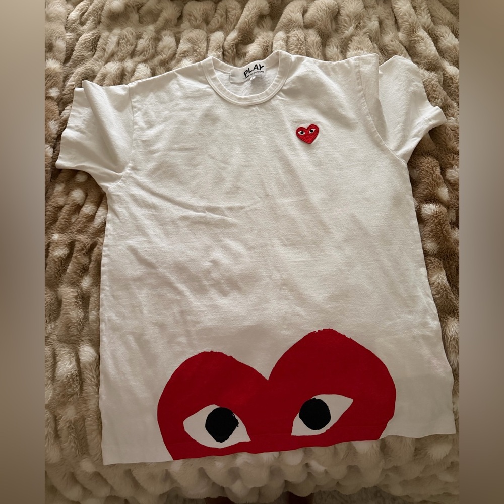 Comme des Garçons PLAY Bottom Heart Eye T-Shirt 'White/Red'
Size L